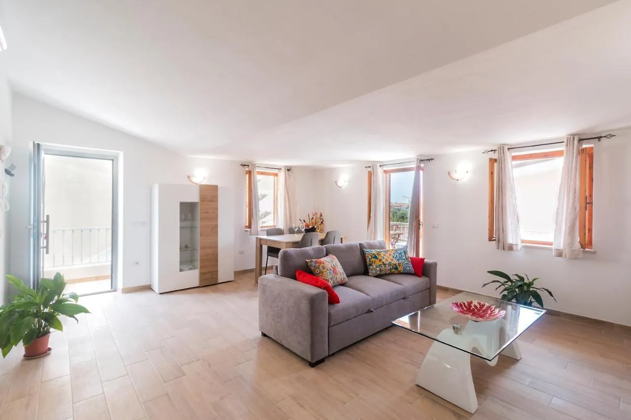 Uncle Leonard'S House Apartment Cala Gonone Italy